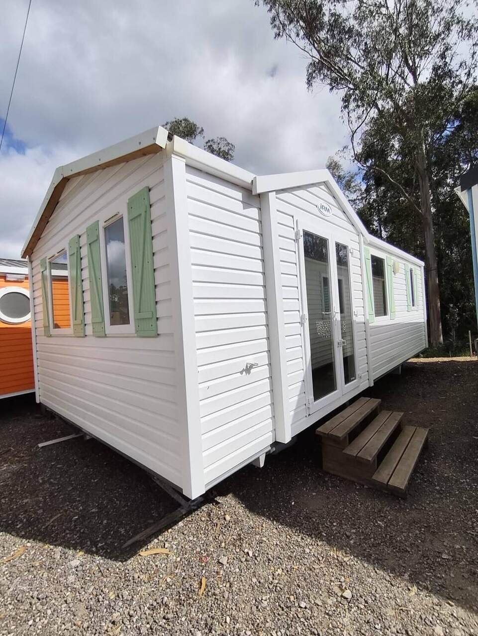 Super Titânia — mobilhome usada em madeira